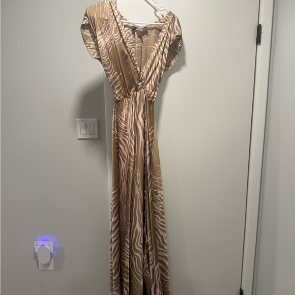 Meghan LA Beige and White Patterned Skirt - Picture 4 of 4